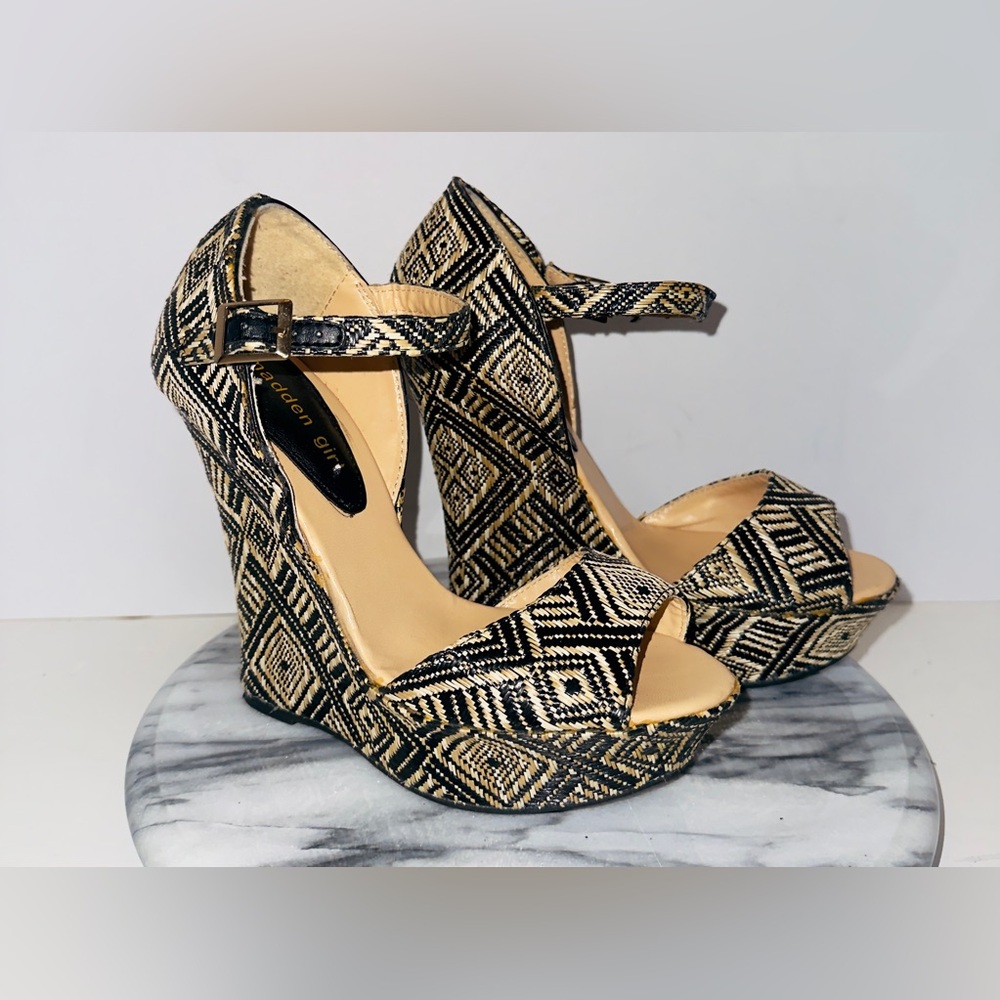 Women's Madden Girl Attitude Tribal Aztec Heels/Wedge Platforms Black Tan W/8